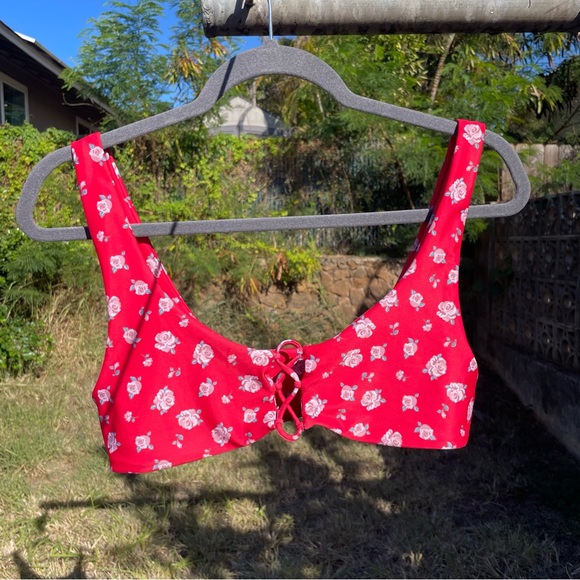 Wildfox Isabelle Bikini Top // Ditsy Rose // L - Picture 4 of 7